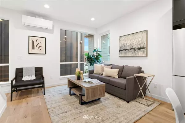 6232 D Stanley AVE S, Seattle, WA 98108