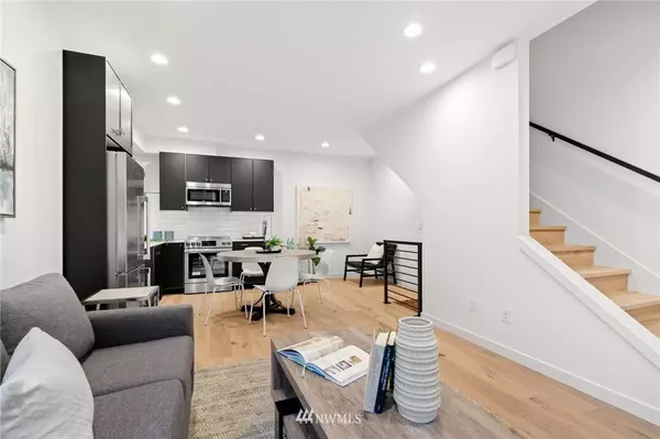 6232 D Stanley AVE S, Seattle, WA 98108