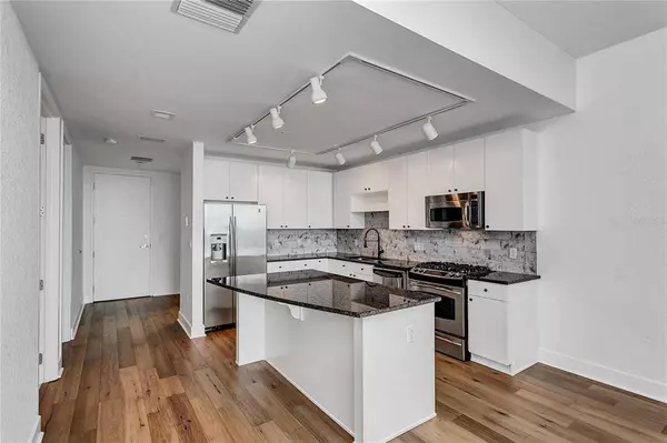 150 ROBINSON #3410, Orlando, FL 32801