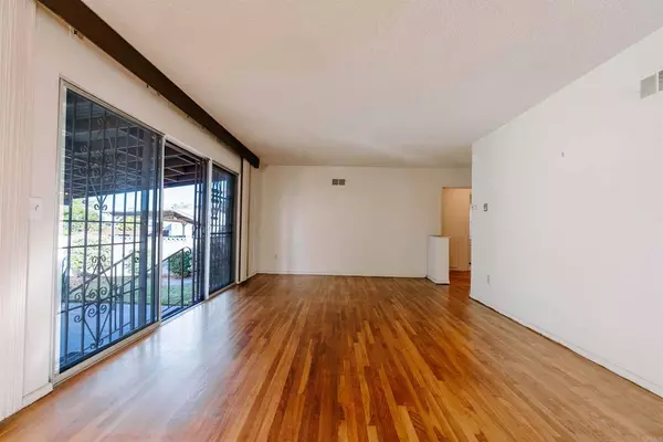 982 Kelton RD, San Diego, CA 92114