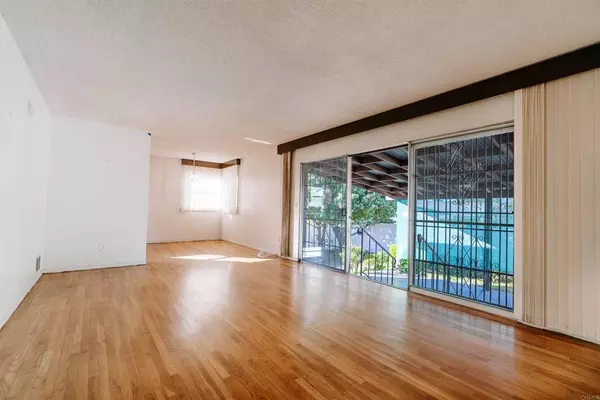 982 Kelton RD, San Diego, CA 92114