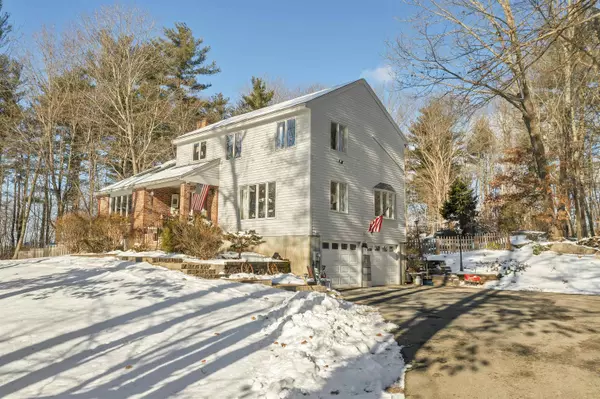 28 Settlers LN, Salem, NH 03079