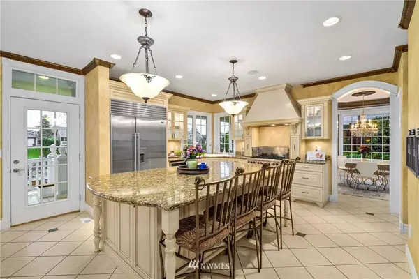 3208 199th Avenue Ct E, Lake Tapps, WA 98391