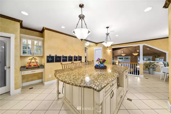 3208 199th Avenue Ct E, Lake Tapps, WA 98391