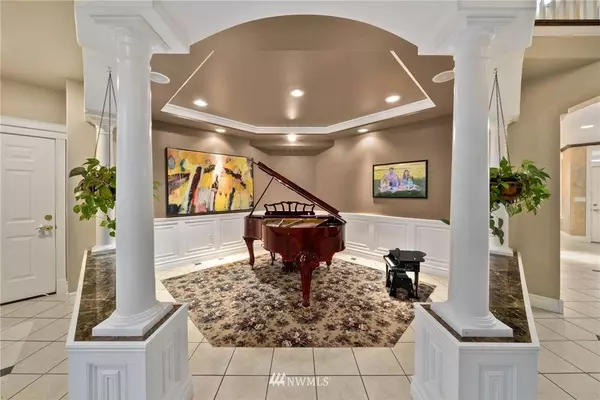 3208 199th Avenue Ct E, Lake Tapps, WA 98391