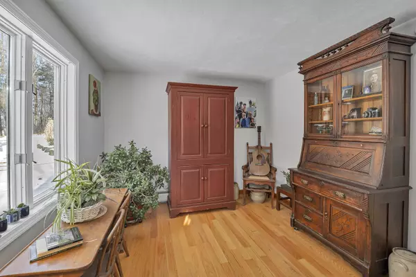 28 Settlers LN, Salem, NH 03079