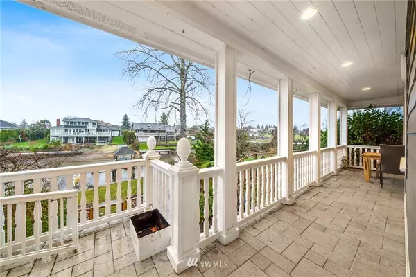 3208 199th Avenue Ct E, Lake Tapps, WA 98391