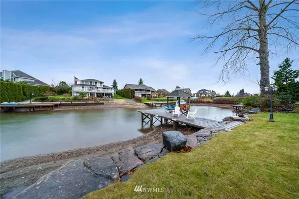 3208 199th Avenue Ct E, Lake Tapps, WA 98391