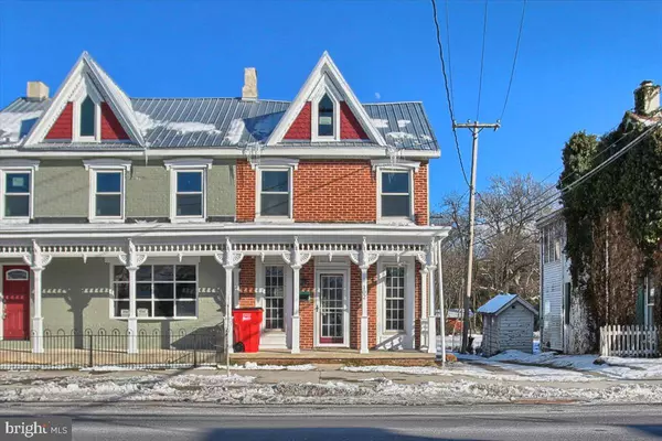 102 N BALTIMORE AVE, Mount Holly Springs, PA 17065