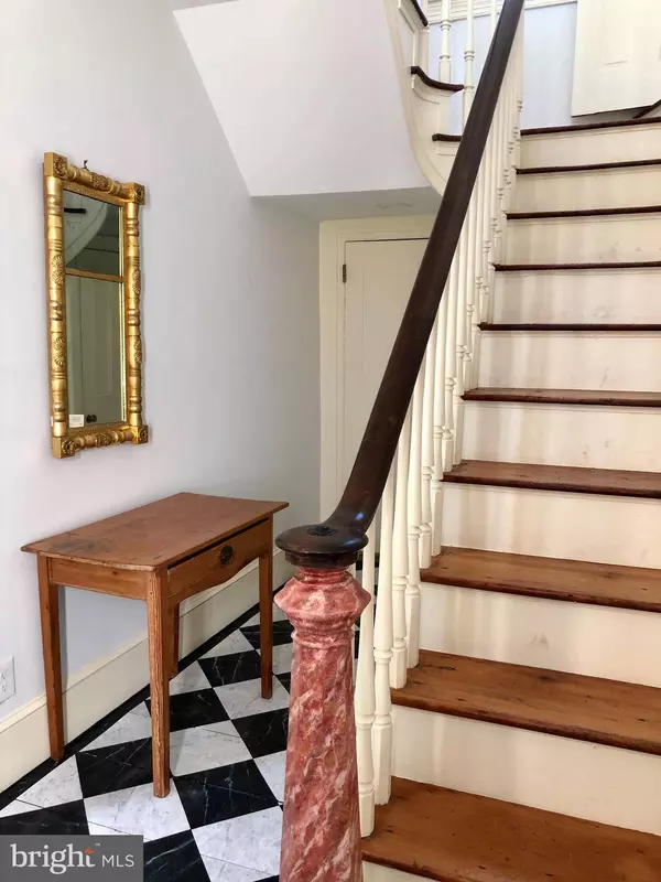 6089 LOWER YORK RD, New Hope, PA 18938