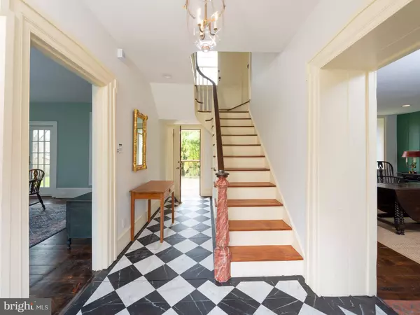 6089 LOWER YORK RD, New Hope, PA 18938