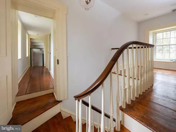 6089 LOWER YORK RD, New Hope, PA 18938