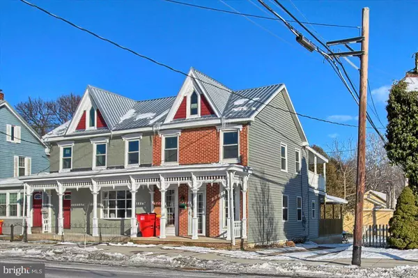 102 N BALTIMORE AVE, Mount Holly Springs, PA 17065