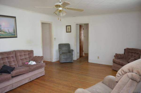 19 LEE AVE, Gloversville, NY 12078