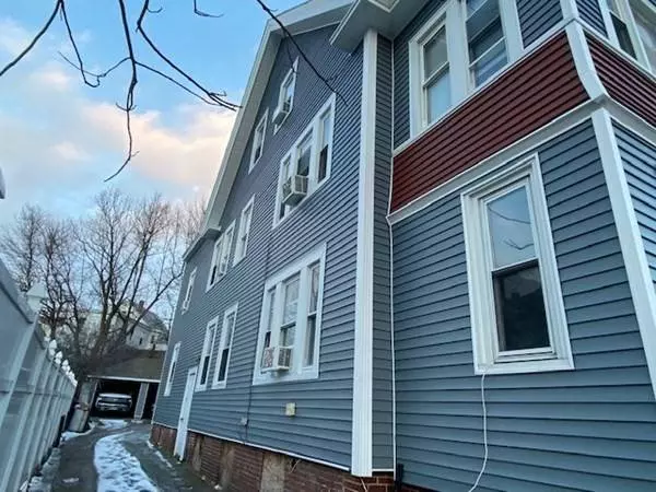 77-79 Cross St, Lawrence, MA 01841