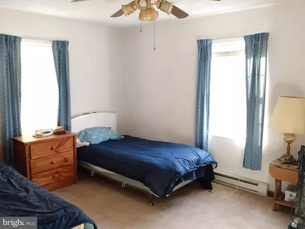 901 RAZOR BACK RIDGE, Great Cacapon, WV 25422