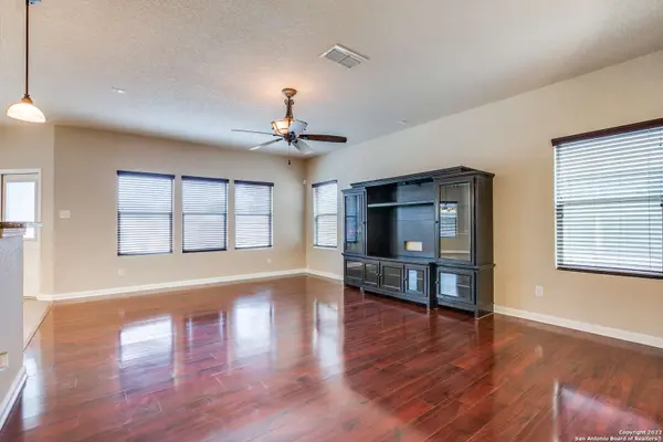 8527 Lahemaa Falls, San Antonio, TX 78251-4992