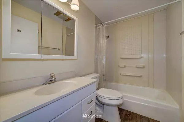 2904 McClain AVE, Bremerton, WA 98310