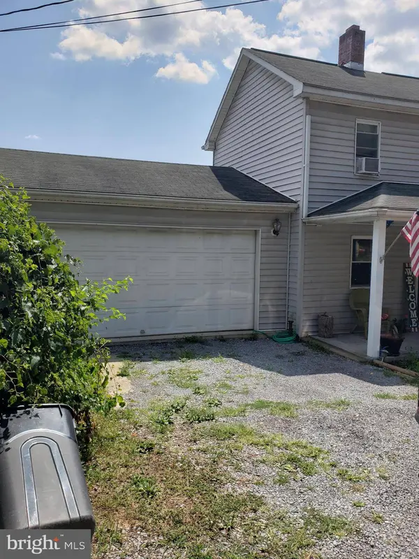 410 WILKES ST, Berkeley Springs, WV 25411