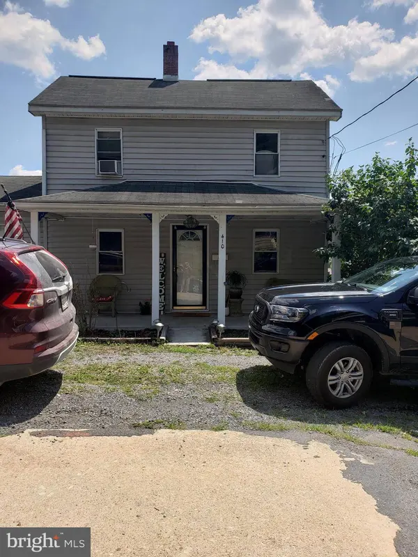 410 WILKES ST, Berkeley Springs, WV 25411