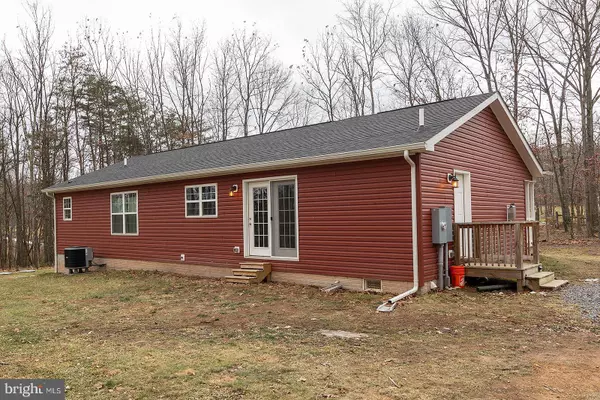 484 SLEEPY WOODS RD, Cross Junction, VA 22625