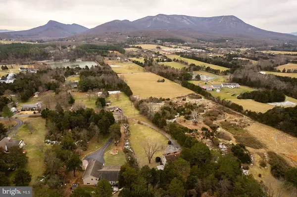 164 LAKES VALLEY RD, Strasburg, VA 22657