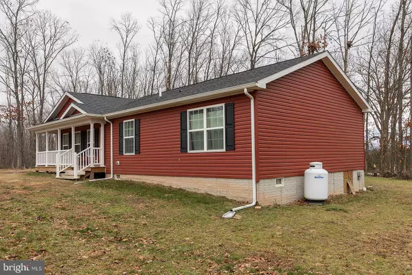 484 SLEEPY WOODS RD, Cross Junction, VA 22625