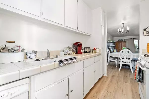 20134 Leadwell ST #209, Winnetka, CA 91306