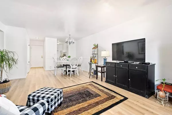 20134 Leadwell ST #209, Winnetka, CA 91306