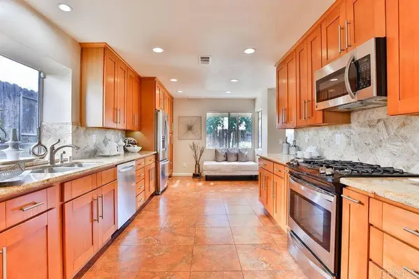 11965 Calle Lorenzana, El Cajon, CA 92019