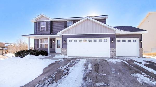 1027 Golden Oak ST NE