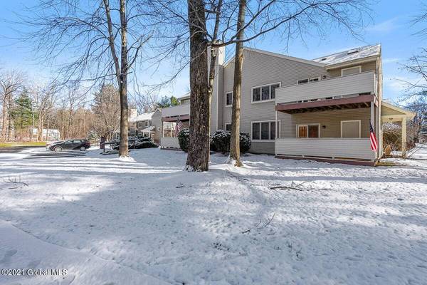 143 Monmouth WAY, Halfmoon, NY 12065