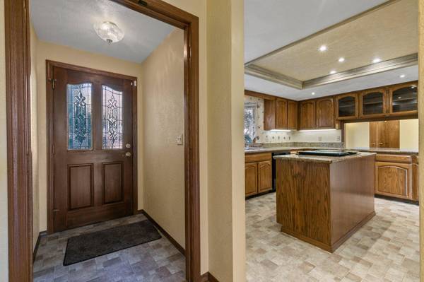 644 Vista Park DR, Eagle Point, OR 97524
