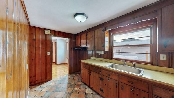 158 Roosevelt Ave, Westfield, MA 01085