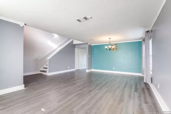 5015 KALLIES CIR, San Antonio, TX 78251-3550