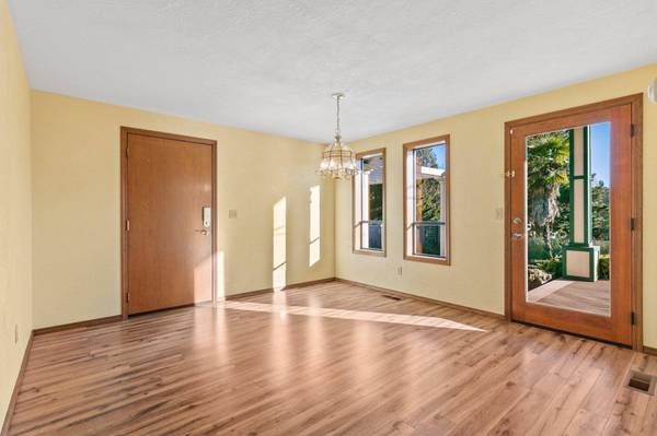 644 Vista Park DR, Eagle Point, OR 97524