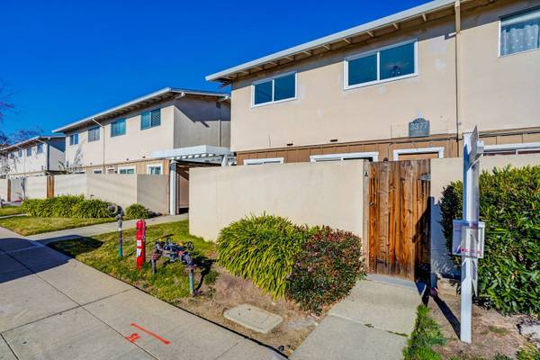 3377 La Selva St #A, San Mateo, CA 94403