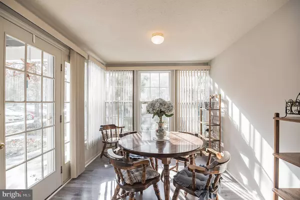 28 INVERNESS CIR, Marlton, NJ 08053