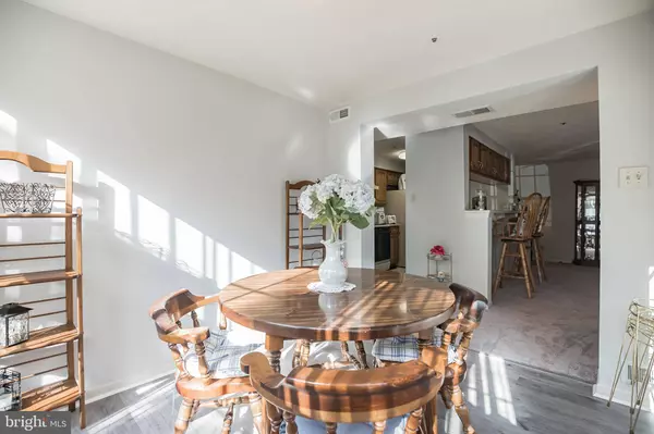 28 INVERNESS CIR, Marlton, NJ 08053