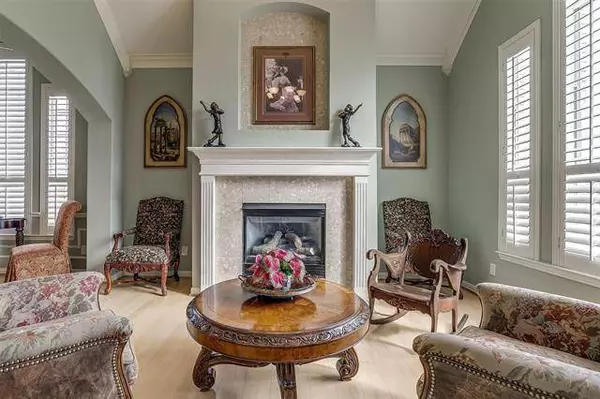 8801 Summit Point Court, Fort Worth, TX 76179