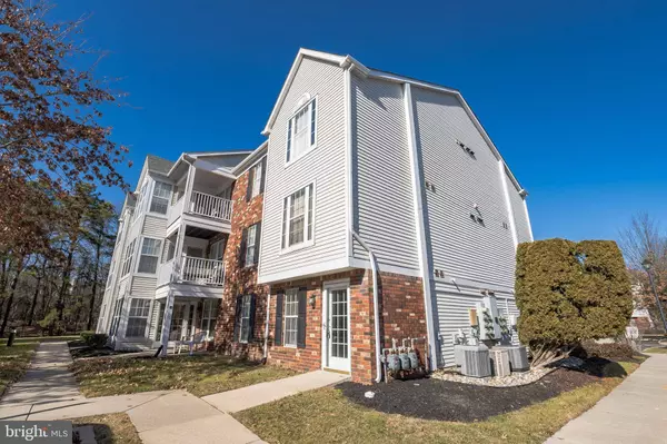 28 INVERNESS CIR, Marlton, NJ 08053