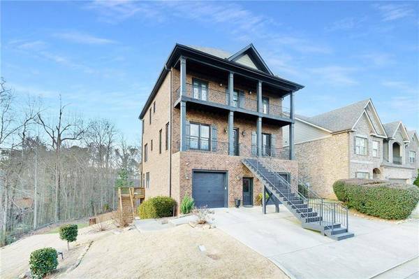 4426 Latvia LN, Hoschton, GA 30548