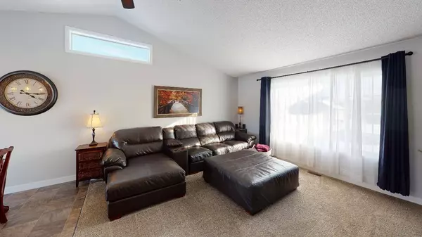 1334 18th AVE SE, Cambridge, MN 55008