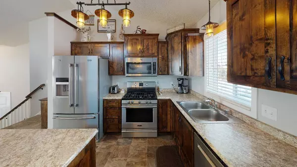 1334 18th AVE SE, Cambridge, MN 55008