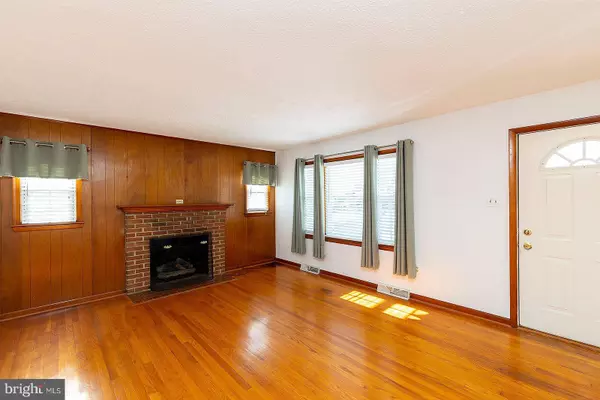 108 MILAM DR, Winchester, VA 22602