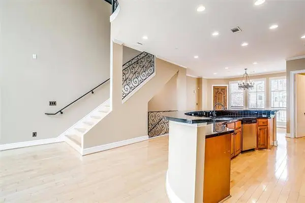 418 Mills Street, Fort Worth, TX 76102