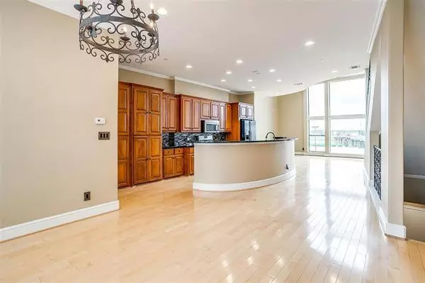 418 Mills Street, Fort Worth, TX 76102