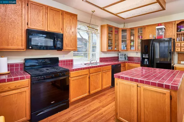 1140 Bear River Ct, Oakley, CA 94561