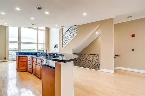 418 Mills Street, Fort Worth, TX 76102