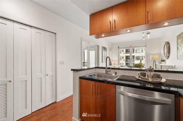 2721 1st AVE #304, Seattle, WA 98121